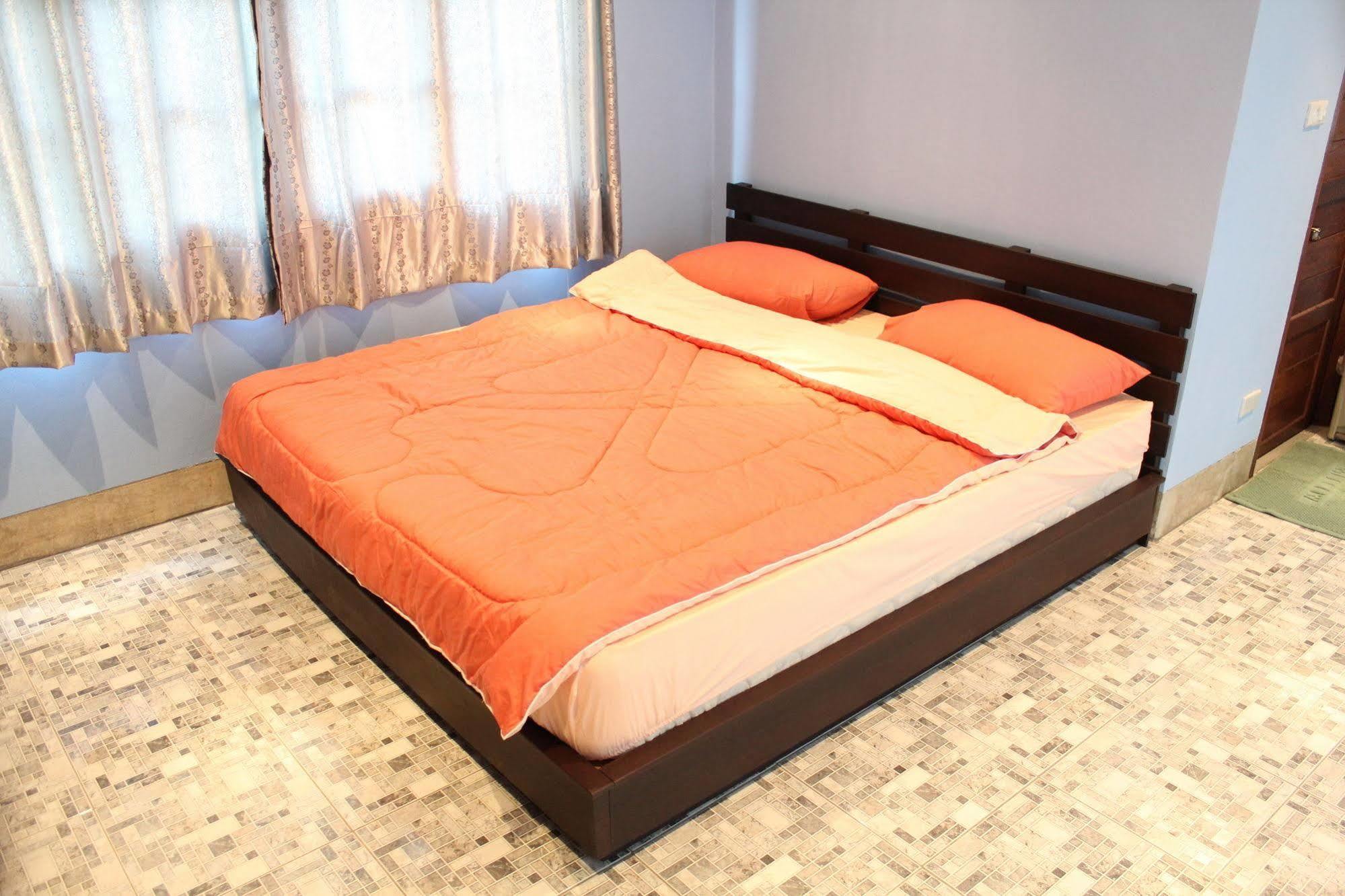 Hotel Pj House 3*